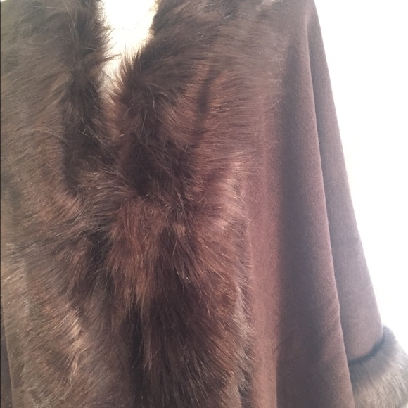 Fur Trim Batwing Sweater Coat/Poncho (B-3) - Picture 3 of 8